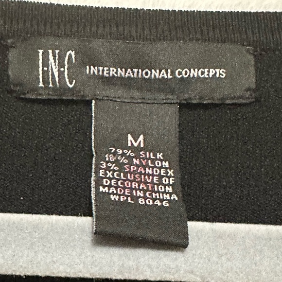I.N.C International Concepts Silk Blend Black Long Sleeve V-Neck Top Size Medium - Picture 5 of 5